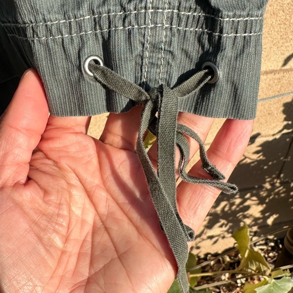 VINTAGE GREEN CARGO SHORTS Loose Fit Lightweight Multi-pocket Size-14 - Picture 9 of 10